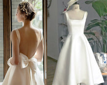 Load image into Gallery viewer, Open back wedding dress modern bridal dress  Audrey hepburn Backless Wedding dress