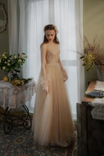 Load image into Gallery viewer, Tulle ball gown embroidered Lvory bustier bridal gown bohemian gown dress