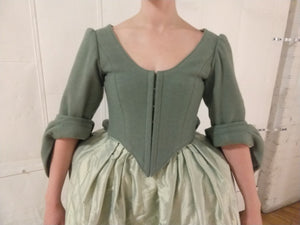 Chocolate girl / 18th century dress with apron