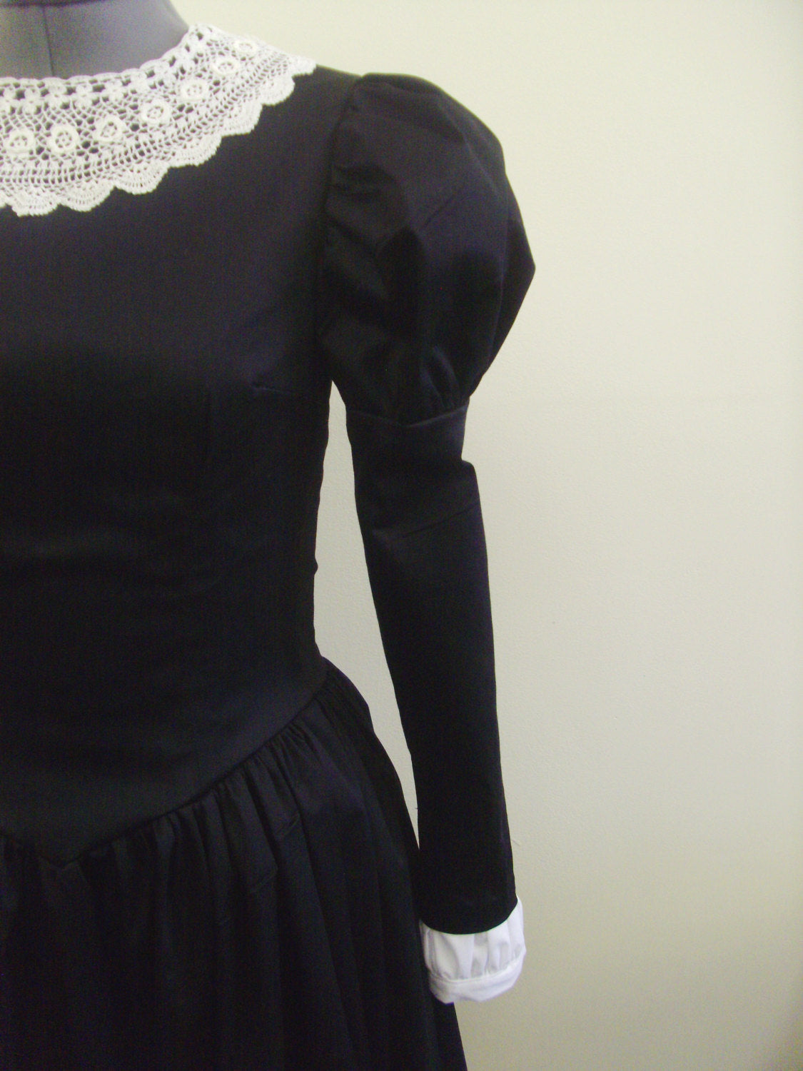 Black Victorian Dress - 1890s silhouette MJcostume Black Victorian Dress - 1890s silhouette MJcostume