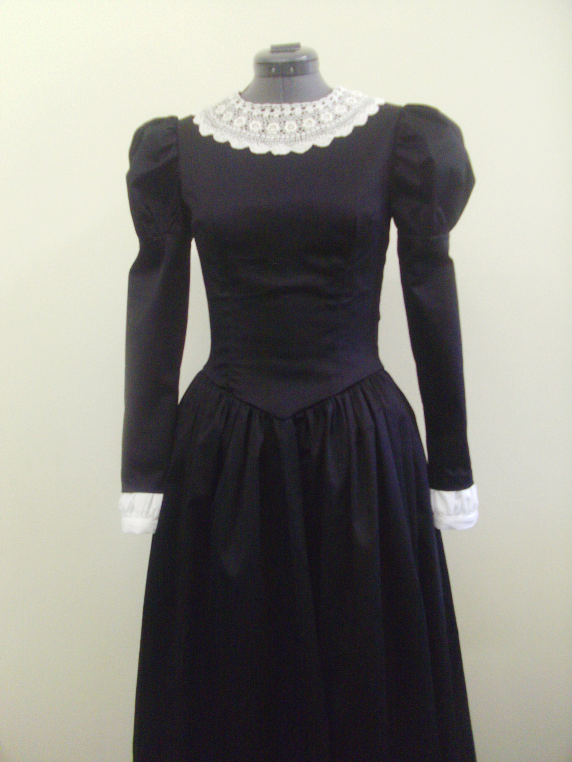 chinese dress ladies Black Victorian dress – L'école Des Femmes