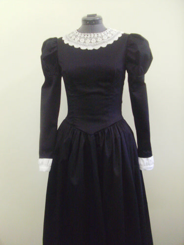 Black Victorian Dress - 1890s silhouette