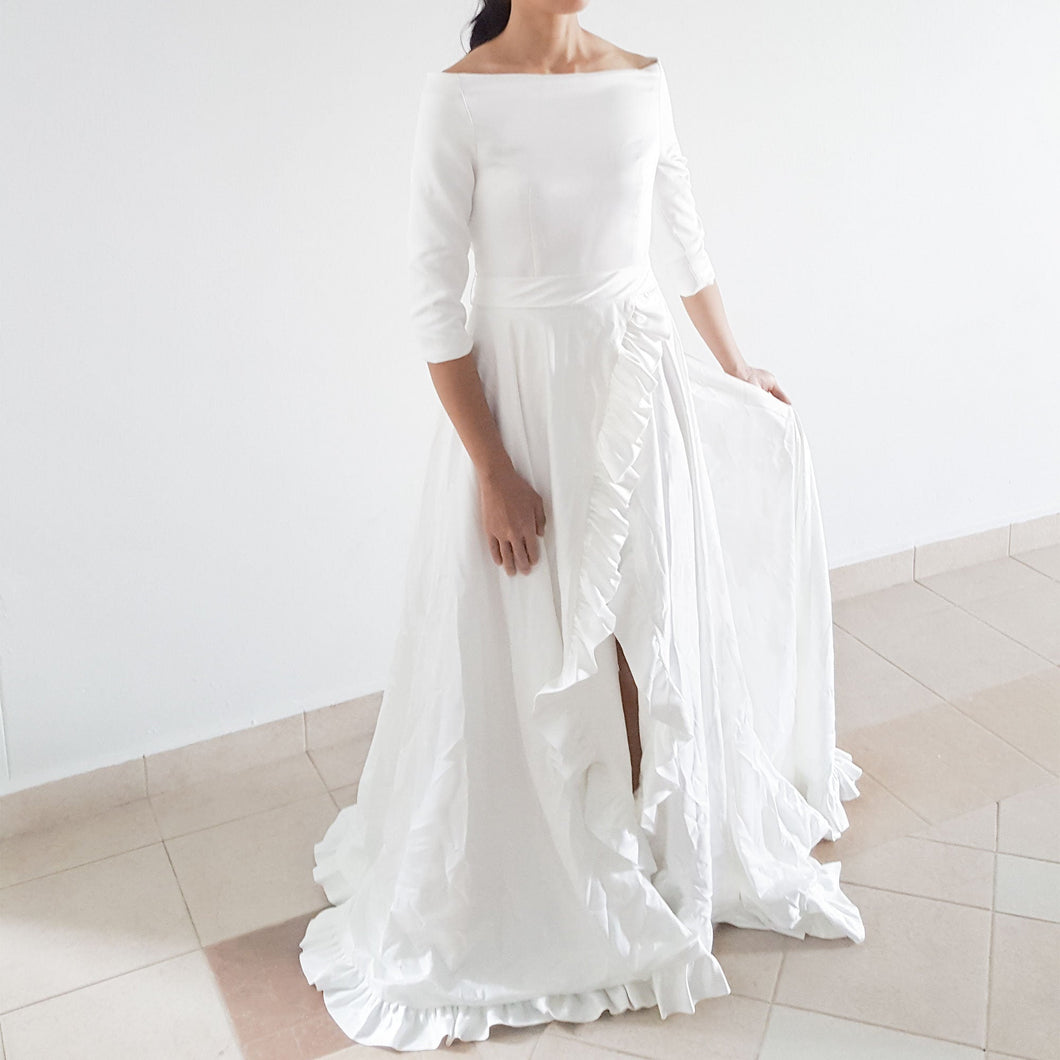 Long sleeve classy bridal gown wedding dress Boat neck wedding dress Meghan Markle Wedding dress