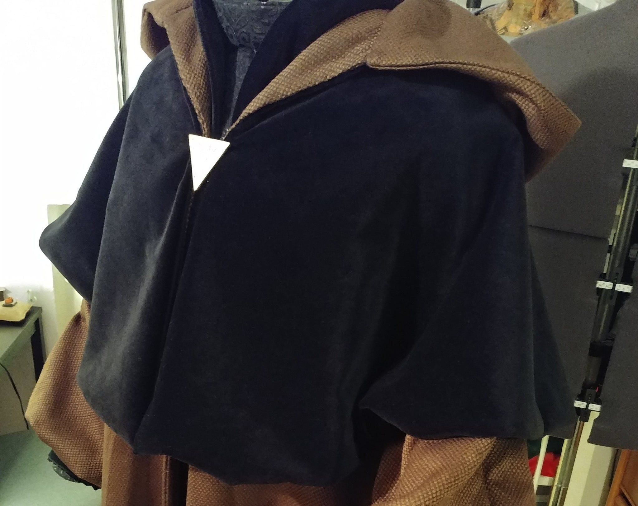 Amazon.com: SAMDEEMI Unisex Adult & Kids Sith Robe Cloak Jedi Hooded Robe  Knight Fancy Cool Halloween Star Wars Cosplay Costume, Black L : Clothing,  Shoes & Jewelry