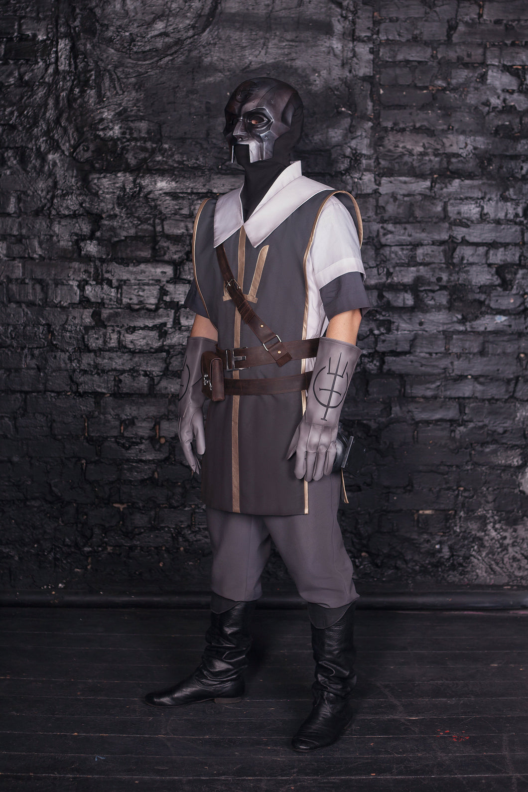 Dishonored 2 Overseer costume Dis honored masked outfit warfare overseer cosplay Dishonored 2 characters Dishonored game cosplay