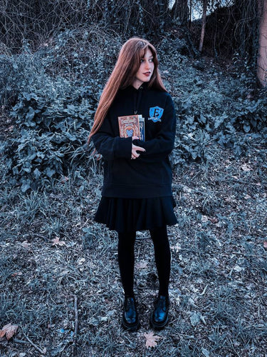 Unisex felpa nera con ricamo fortleaf academy felpa gotica