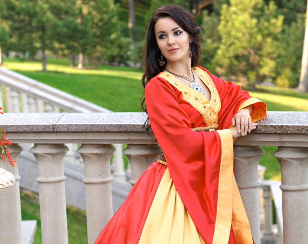 Game of Thrones costume Cersei Lannister in Red High quality handmade costume of fine detail and materials