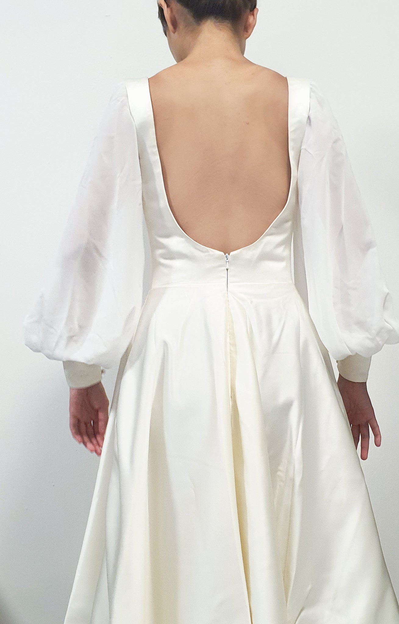 Open back bridal gown long sleeve Juliet sleeve A line backless weddin MJcostume Open back bridal gown long sleeve Juliet sleeve A line backless weddin MJcostume