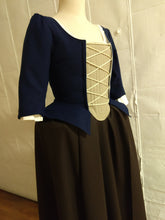 Load image into Gallery viewer, Outlander / Claire Fraser / Scottish / 18th century dress