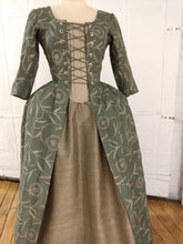 Load image into Gallery viewer, Outlander / Claire Fraser / Scottish / 18th century dress