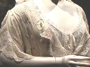 Titanic night gown epoque Delightful Valencienne Lace Belle Epoque Edwardian Dress