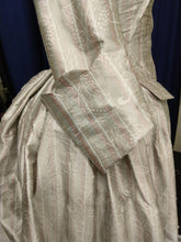 Load image into Gallery viewer, Robe Anglaise 18th century gown