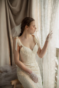 Fitted bridal gown Ivory lace tailored low back dress