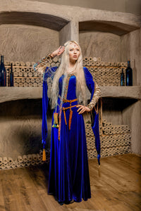 Women's Historical Costume Princess Ophelia A reproduction of the traditional dressmaking of the late 14th century