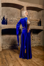 Load image into Gallery viewer, Women&#39;s Historical Costume Princess Ophelia A reproduction of the traditional dressmaking of the late 14th century