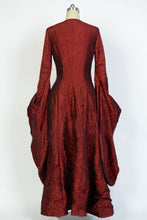 Load image into Gallery viewer, Red Cloak Cosplay Sorceress Medieval Dress Melisandre Costume